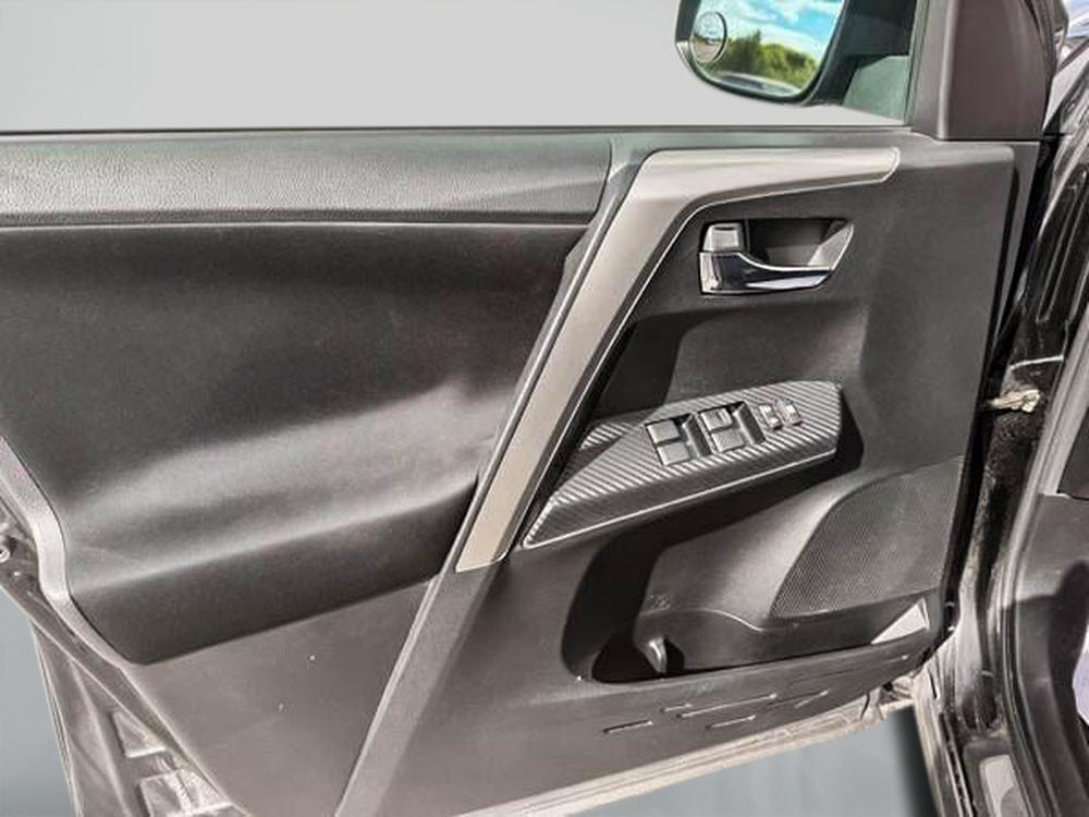 Toyota RAV4 XLE AWD 2015 d&rsquo;occasion à vendre - 13