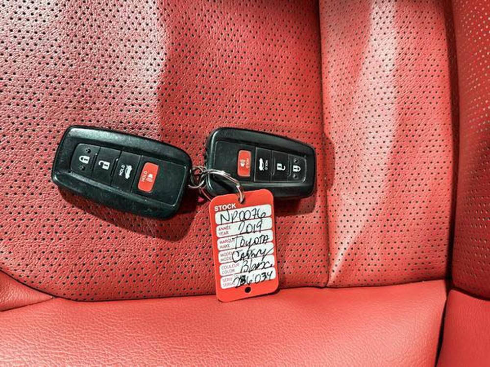Toyota Camry XSE 2019 d&rsquo;occasion à vendre - 32