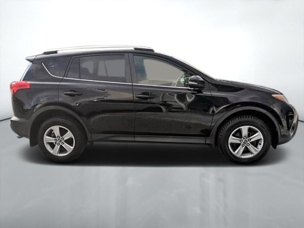 Toyota RAV4 XLE AWD 2015 d&rsquo;occasion à vendre - 9
