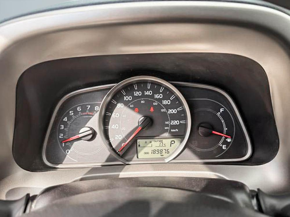 Toyota RAV4 XLE AWD 2015 d&rsquo;occasion à vendre - 24