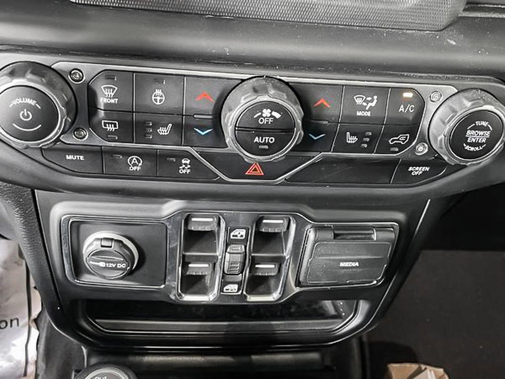 Jeep Wrangler unlimited sport 2021 d&rsquo;occasion à vendre - 17
