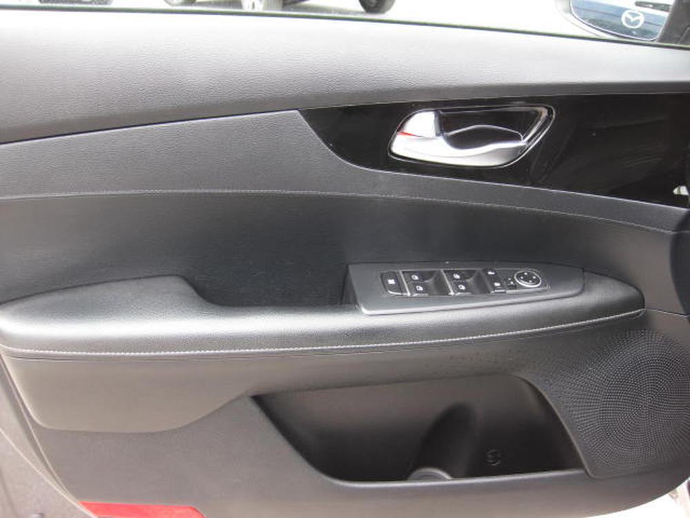 Kia Forte EX 2021 d&rsquo;occasion à vendre - 9
