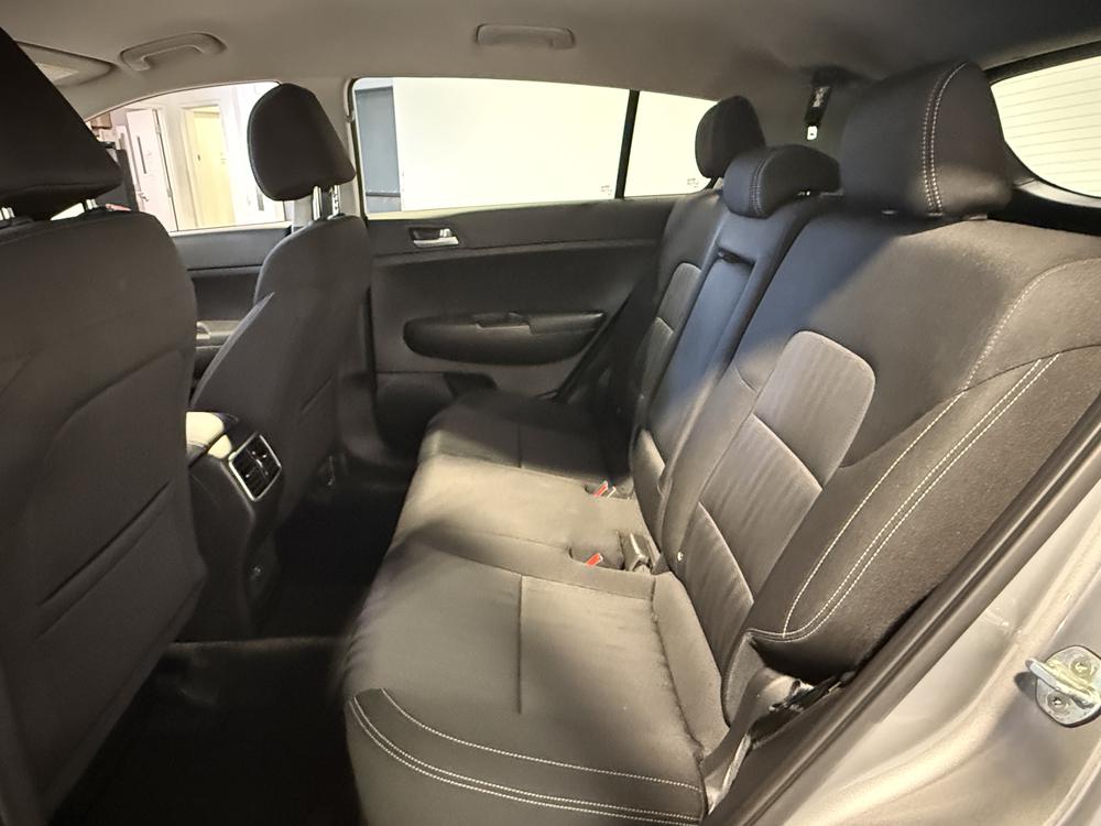 Kia Sportage LX 2021 d&rsquo;occasion à vendre - 29