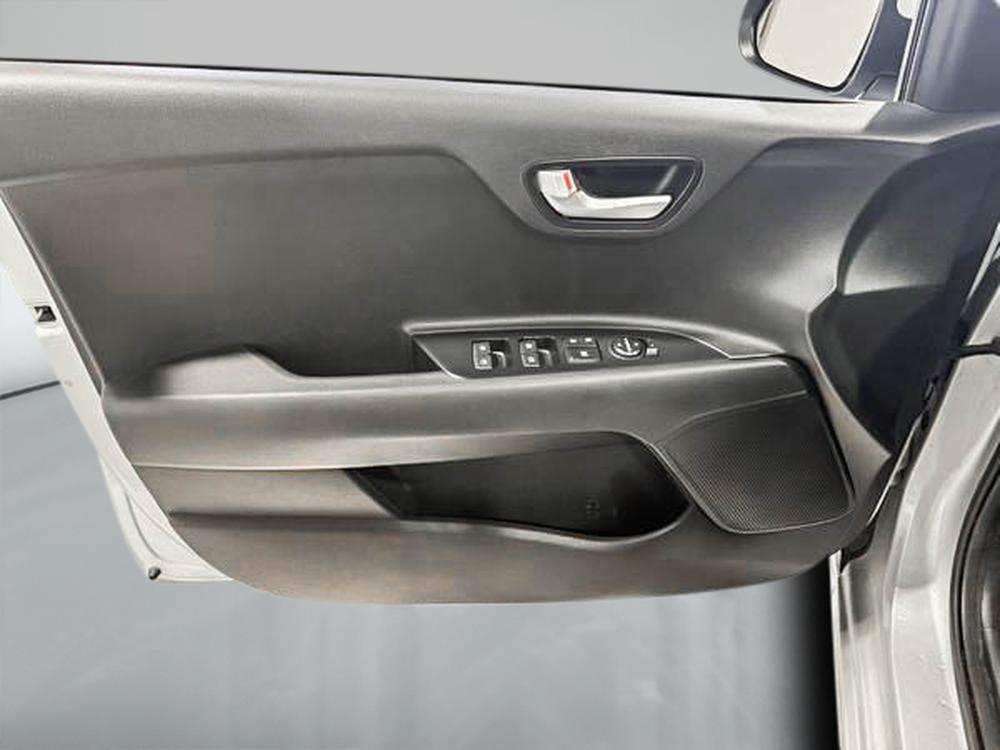 Kia Rio 5-door LX+ 2018 d&rsquo;occasion à vendre - 13