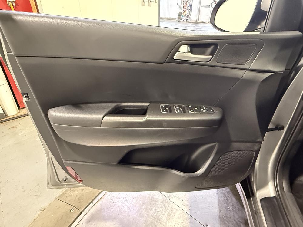 Kia Sportage LX 2021 d&rsquo;occasion à vendre - 13
