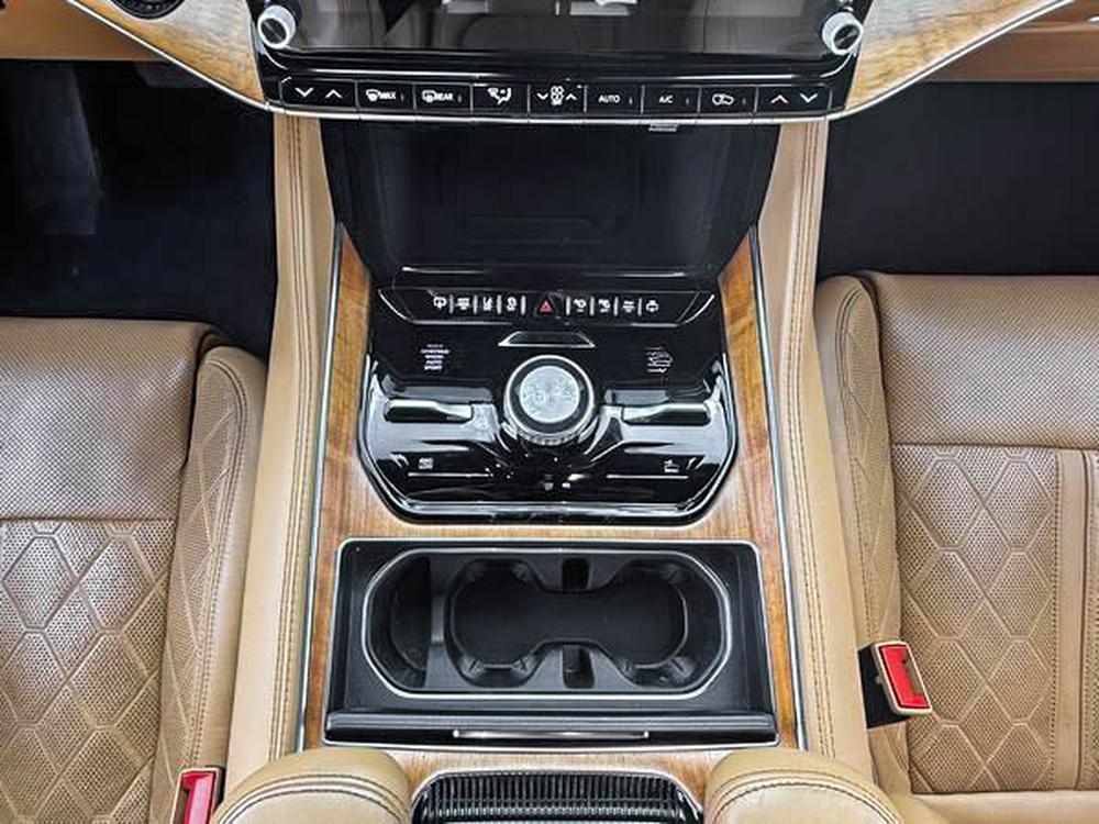Jeep Grand Wagoneer Serie III 2022 d&rsquo;occasion à vendre - 28