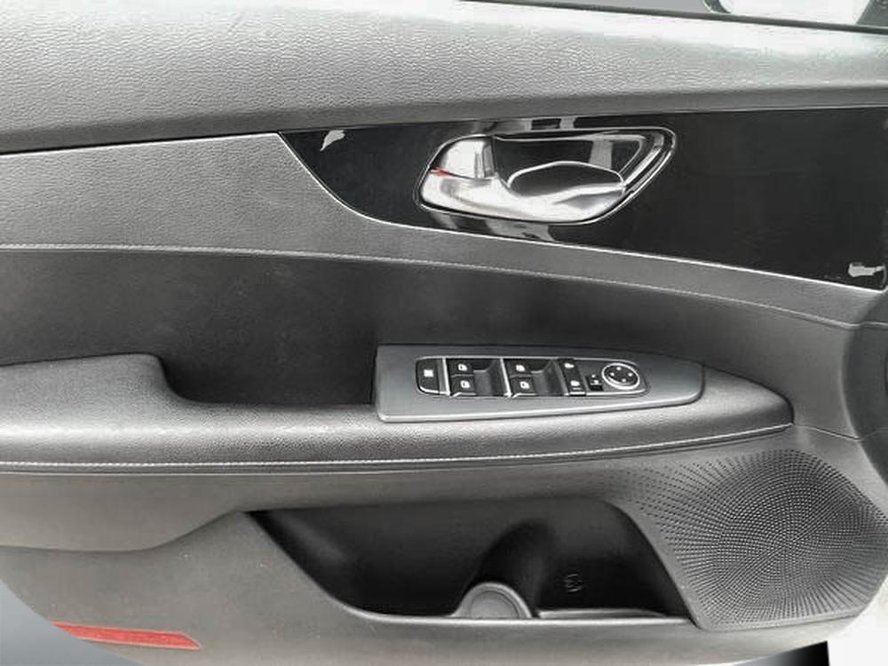 Kia Forte EX 2020 d&rsquo;occasion à vendre - 12