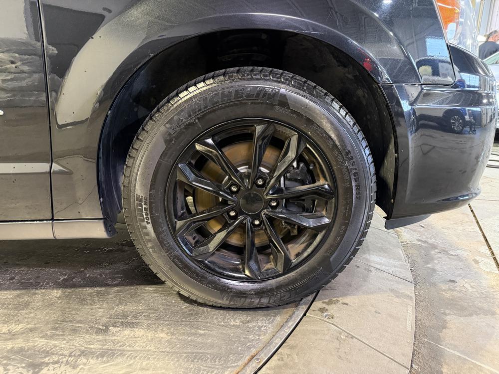 Chrysler Town & Country Limited 2015 d&rsquo;occasion à vendre - 12