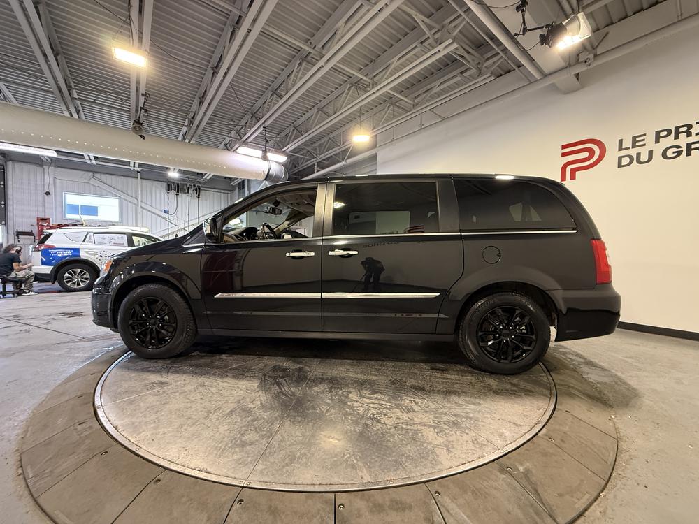 Chrysler Town & Country Limited 2015 d&rsquo;occasion à vendre - 7