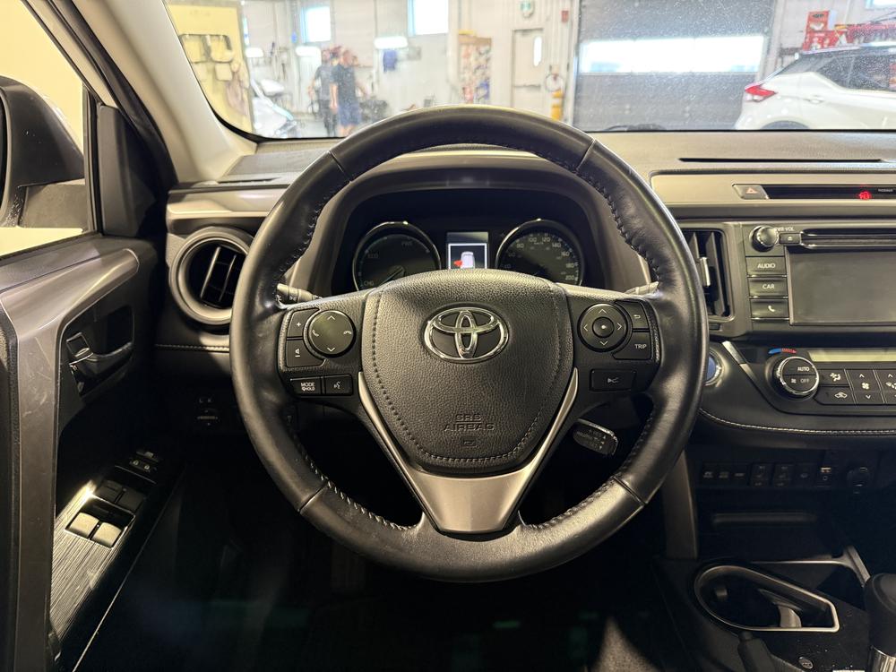 Toyota RAV4 HYBRID LE+ 2018 d&rsquo;occasion à vendre - 18
