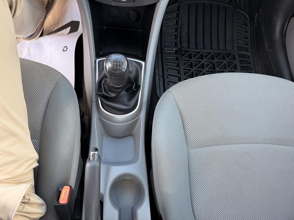 Hyundai Accent L MANUELLE 2014 d&rsquo;occasion à vendre - 22