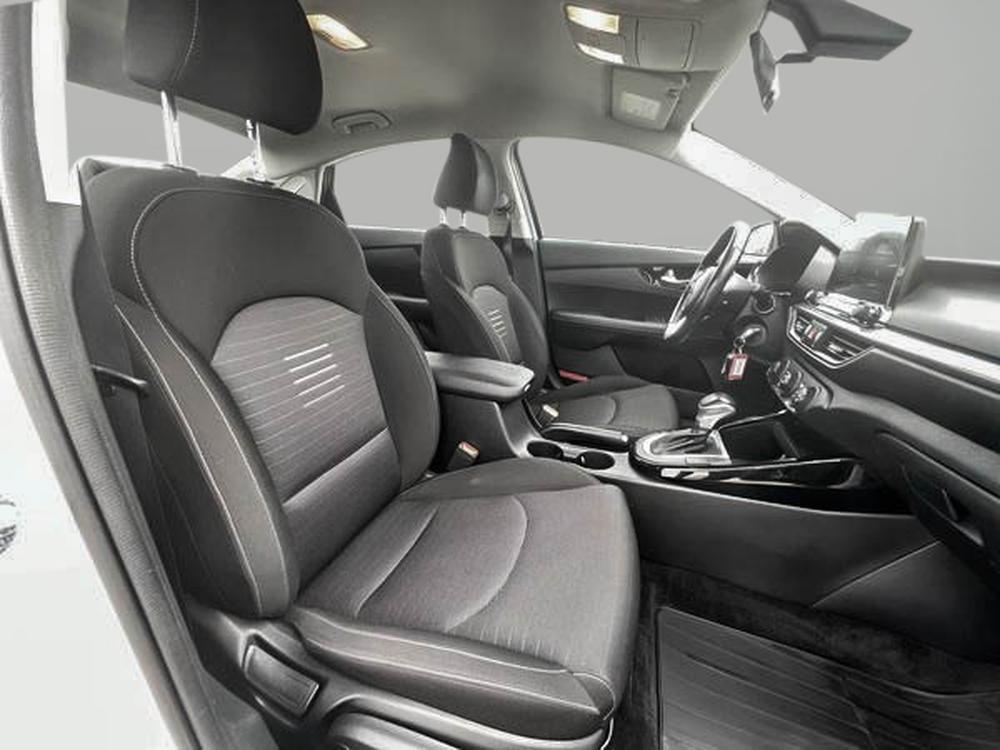 Kia Forte EX 2020 d&rsquo;occasion à vendre - 29