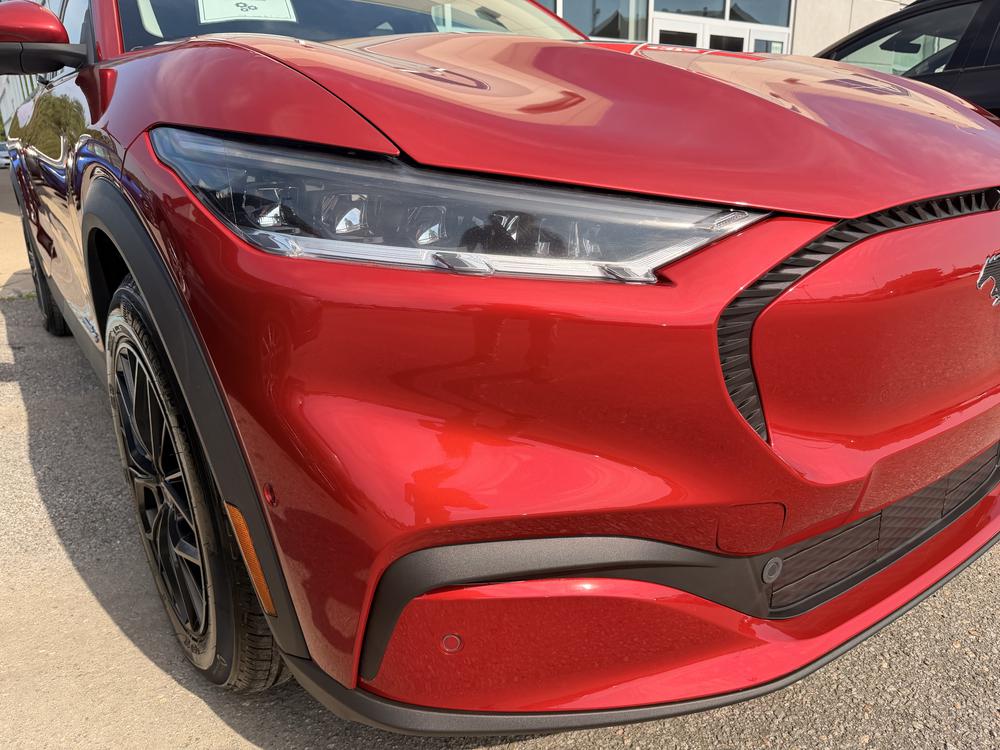 Ford Mustang Mach-E SELECT AWD 2022 d&rsquo;occasion à vendre - 11