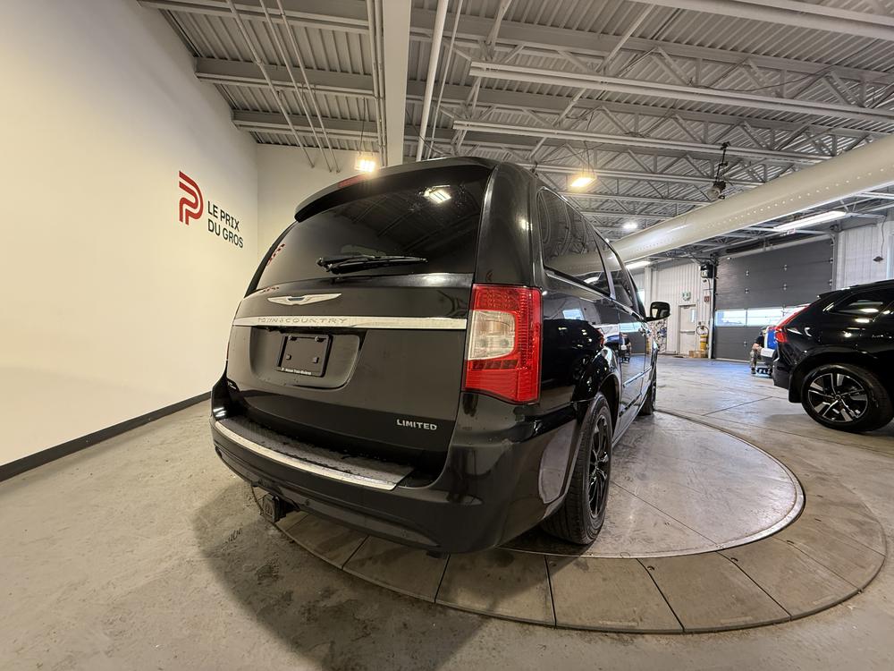 Chrysler Town & Country Limited 2015 d&rsquo;occasion à vendre - 3