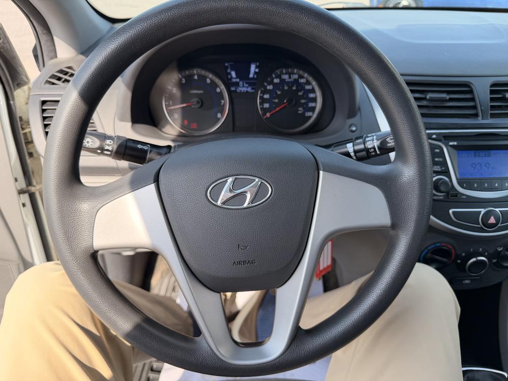 Hyundai Accent L MANUELLE 2014 d&rsquo;occasion à vendre - 18
