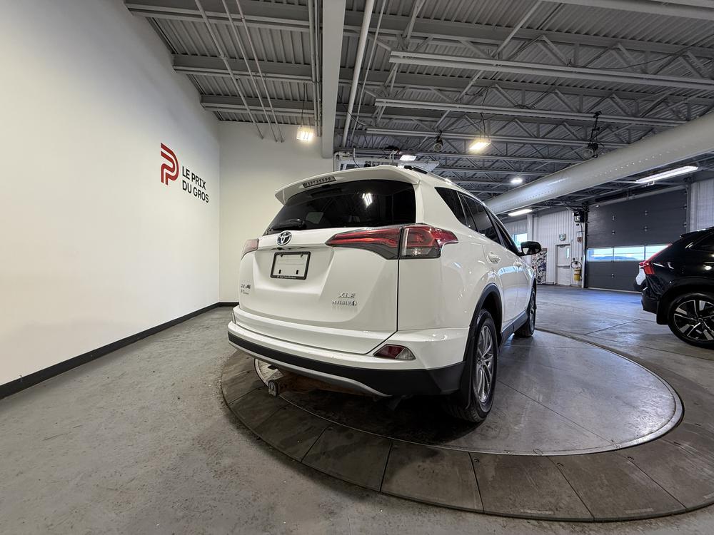 Toyota RAV4 HYBRID LE+ 2018 d&rsquo;occasion à vendre - 3