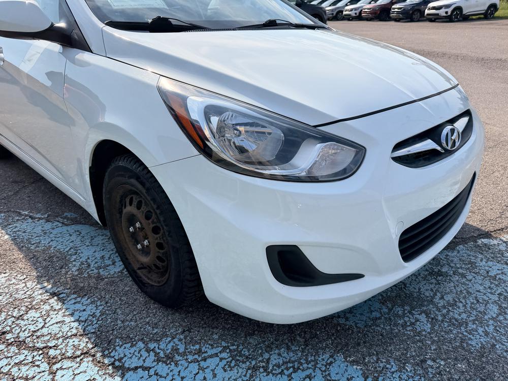 Hyundai Accent L MANUELLE 2014 d&rsquo;occasion à vendre - 11