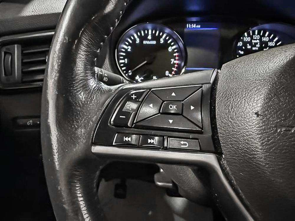Nissan Rogue SV 2018 d&rsquo;occasion à vendre - 21