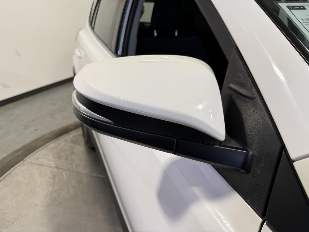 Toyota RAV4 HYBRID LE+ 2018 d&rsquo;occasion à vendre - 12