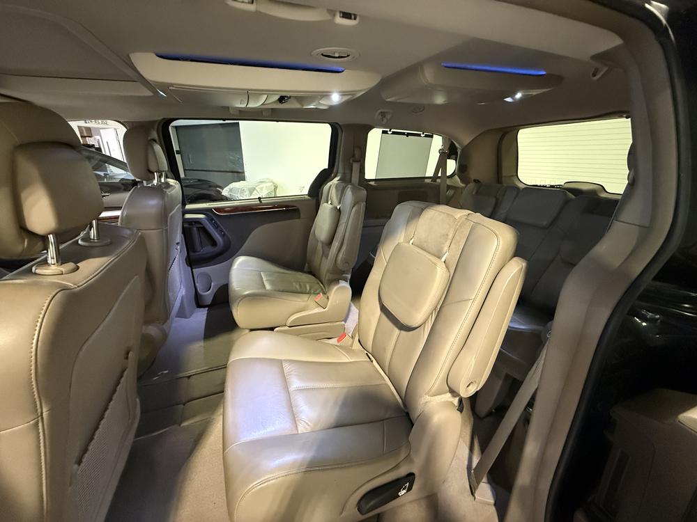 Chrysler Town & Country Limited 2015 d&rsquo;occasion à vendre - 28