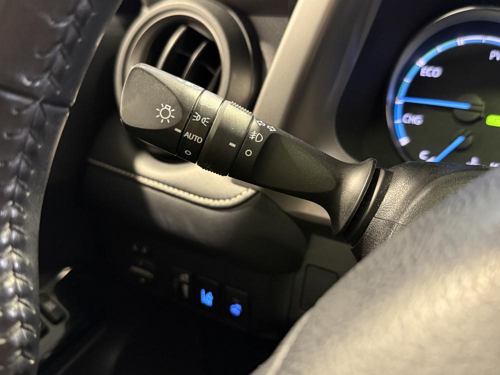 Toyota RAV4 HYBRID LE+ 2018 d&rsquo;occasion à vendre - 22