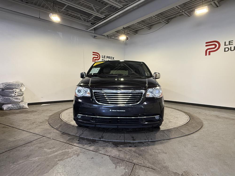 Chrysler Town & Country Limited 2015 d&rsquo;occasion à vendre - 9