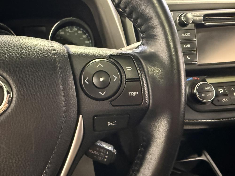 Toyota RAV4 HYBRID LE+ 2018 d&rsquo;occasion à vendre - 21
