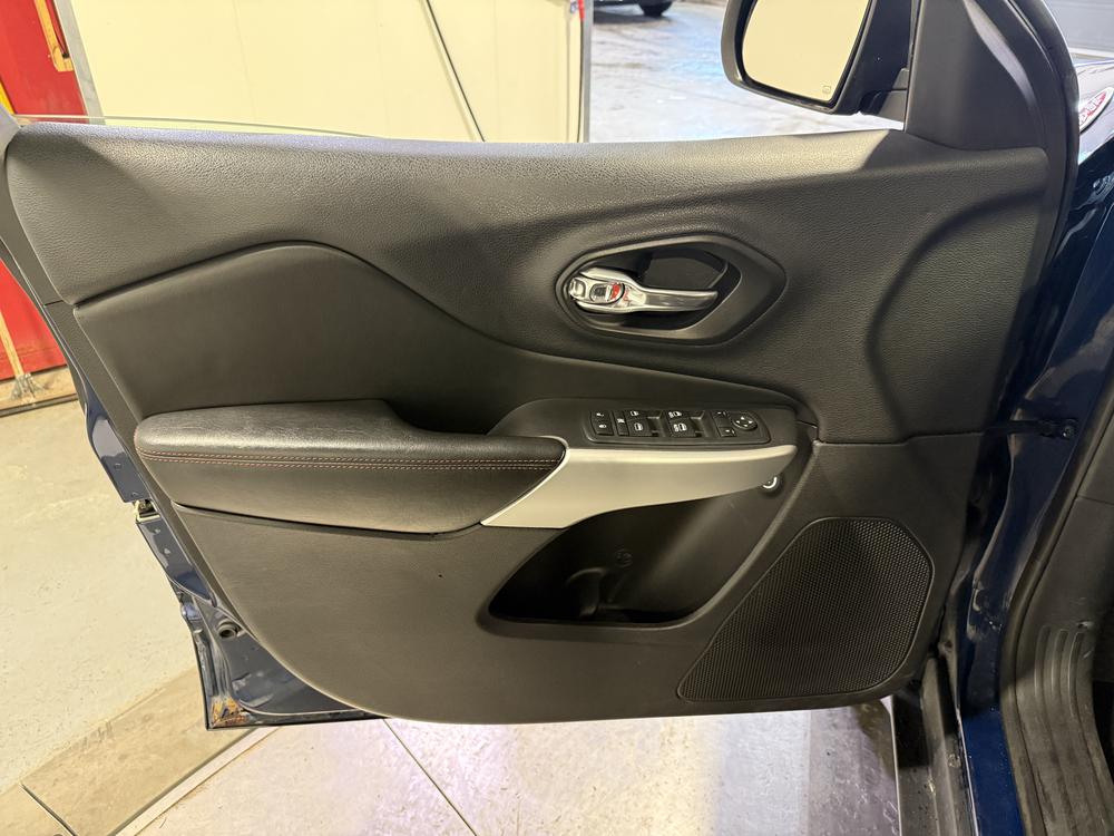 Jeep Cherokee TRAILHAWK 2018 d&rsquo;occasion à vendre - 13