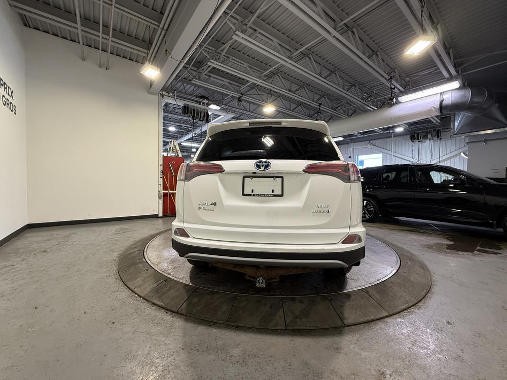 Toyota RAV4 HYBRID LE+ 2018 d&rsquo;occasion à vendre - 4