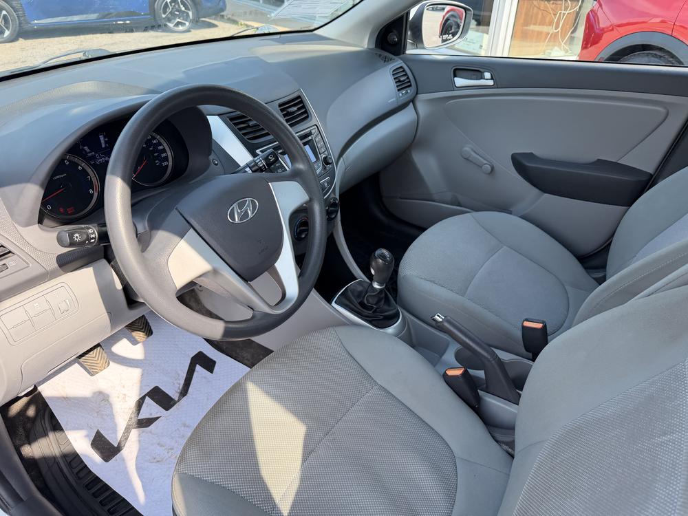 Hyundai Accent L MANUELLE 2014 d&rsquo;occasion à vendre - 17