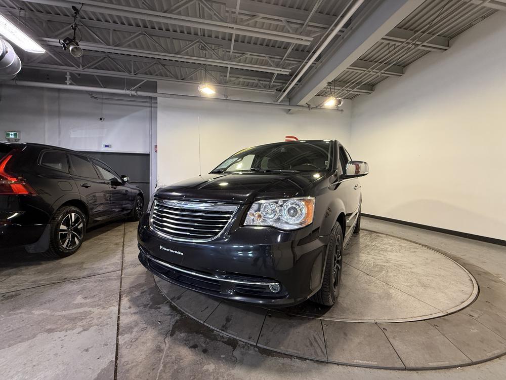 Chrysler Town & Country Limited 2015 d&rsquo;occasion à vendre - 8