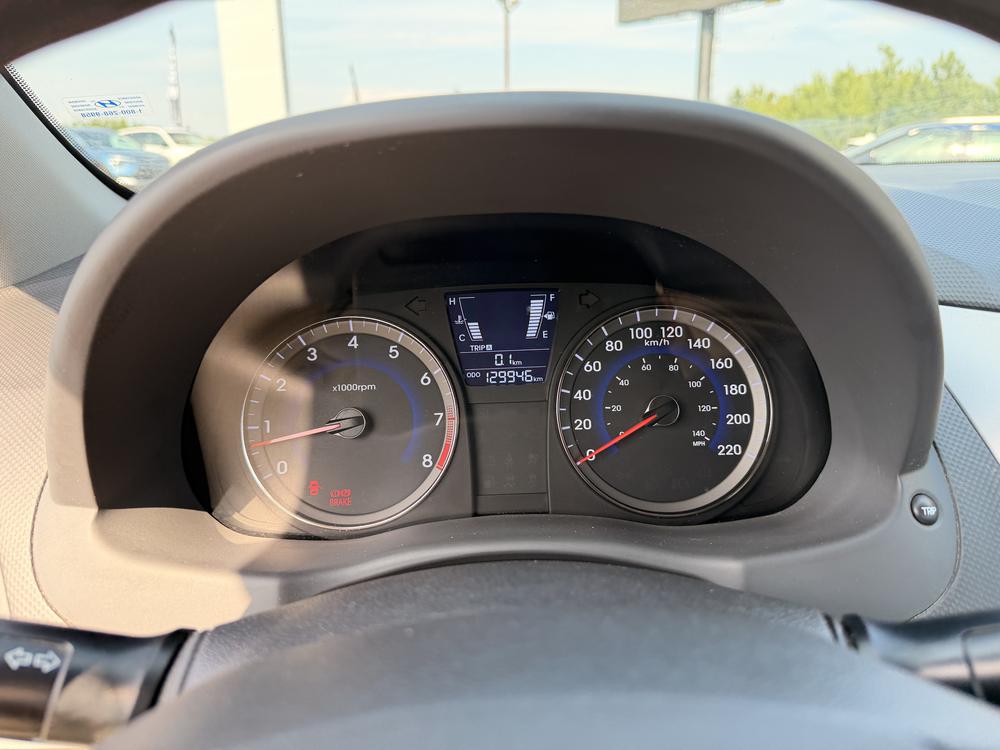Hyundai Accent L MANUELLE 2014 d&rsquo;occasion à vendre - 19