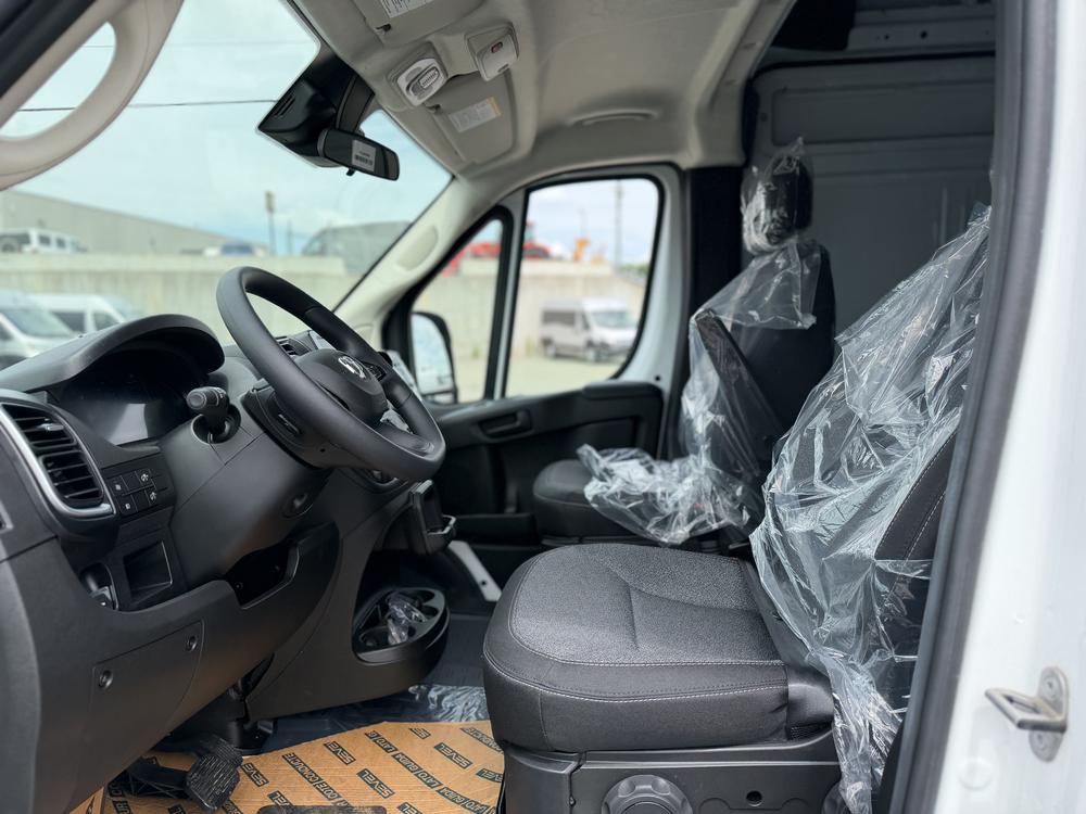 Ram ProMaster fourgonnette utilitaire 3500 SLT 159p toit haut 2025 d&rsquo;occasion à vendre - 9