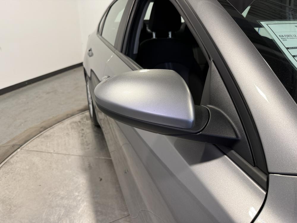 Kia Forte LX 2024 d&rsquo;occasion à vendre - 11