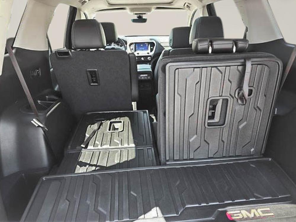GMC Acadia DENALI 2023 d&rsquo;occasion à vendre - 13
