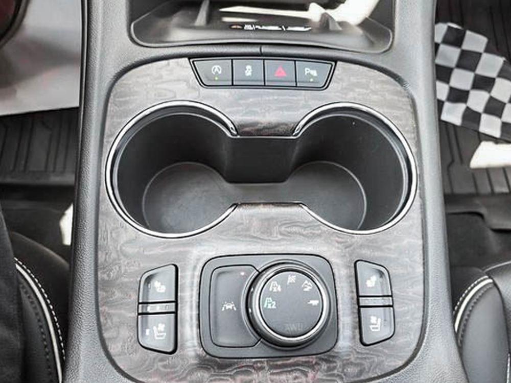 GMC Acadia DENALI 2023 d&rsquo;occasion à vendre - 23