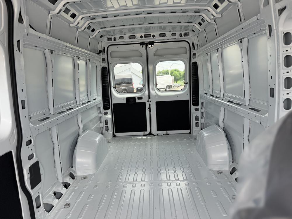 Ram ProMaster fourgonnette utilitaire 3500 SLT 159p toit haut 2025 d&rsquo;occasion à vendre - 13