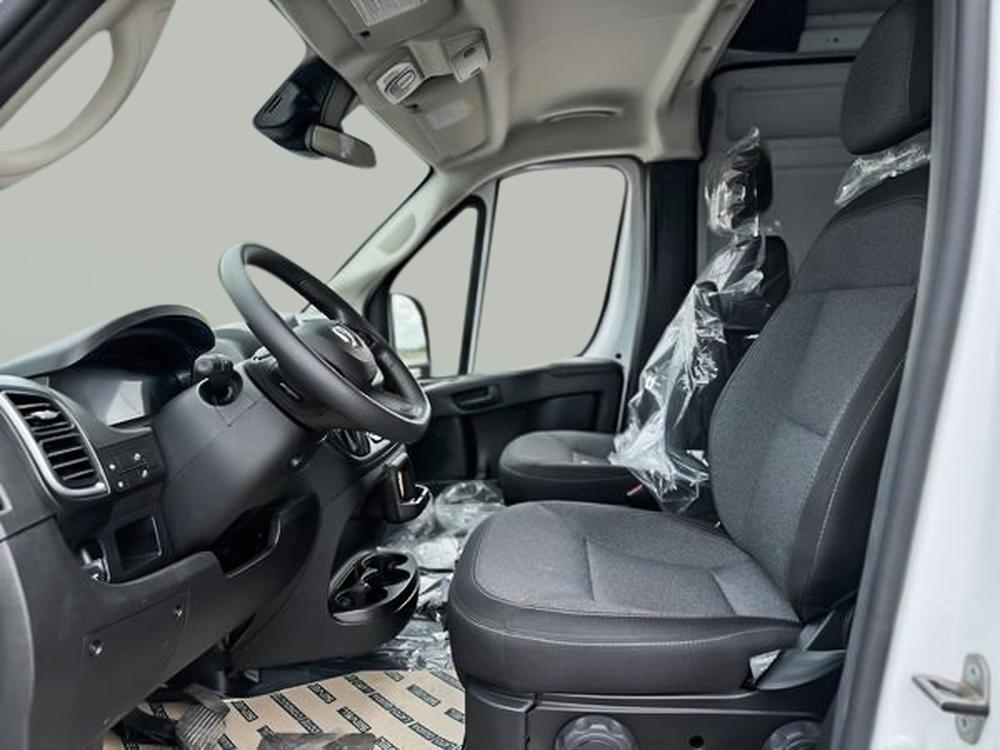 Ram ProMaster fourgonnette utilitaire 3500 SLT 159p toit haut 2025 d&rsquo;occasion à vendre - 9