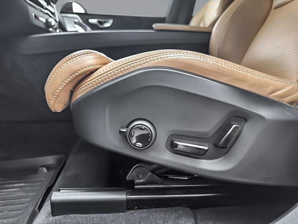 Volvo XC60 B5 ULTIMATE AWD DARK THEME 2024 d&rsquo;occasion à vendre - 13