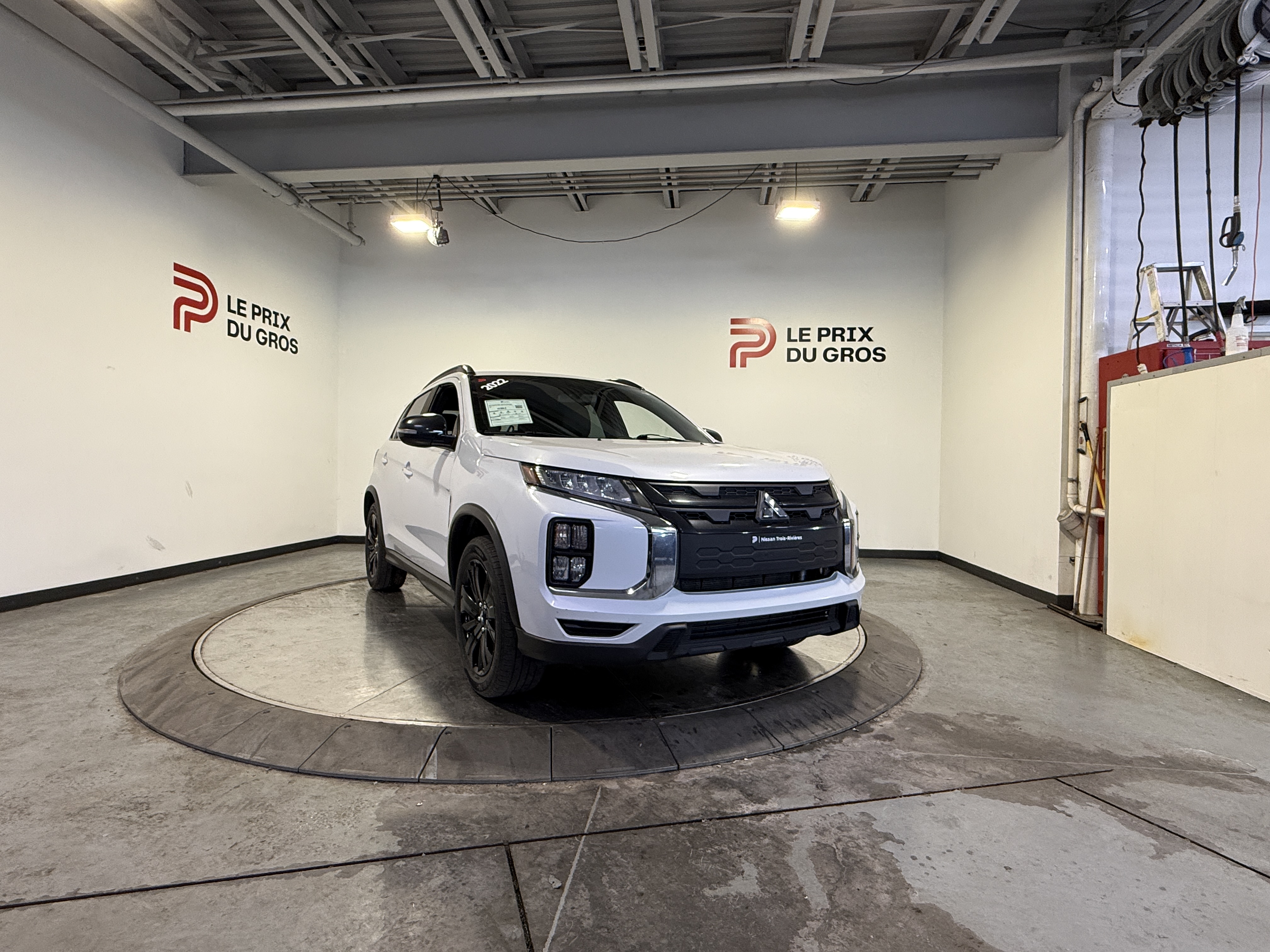White 2022 Mitsubishi RVR Automatic