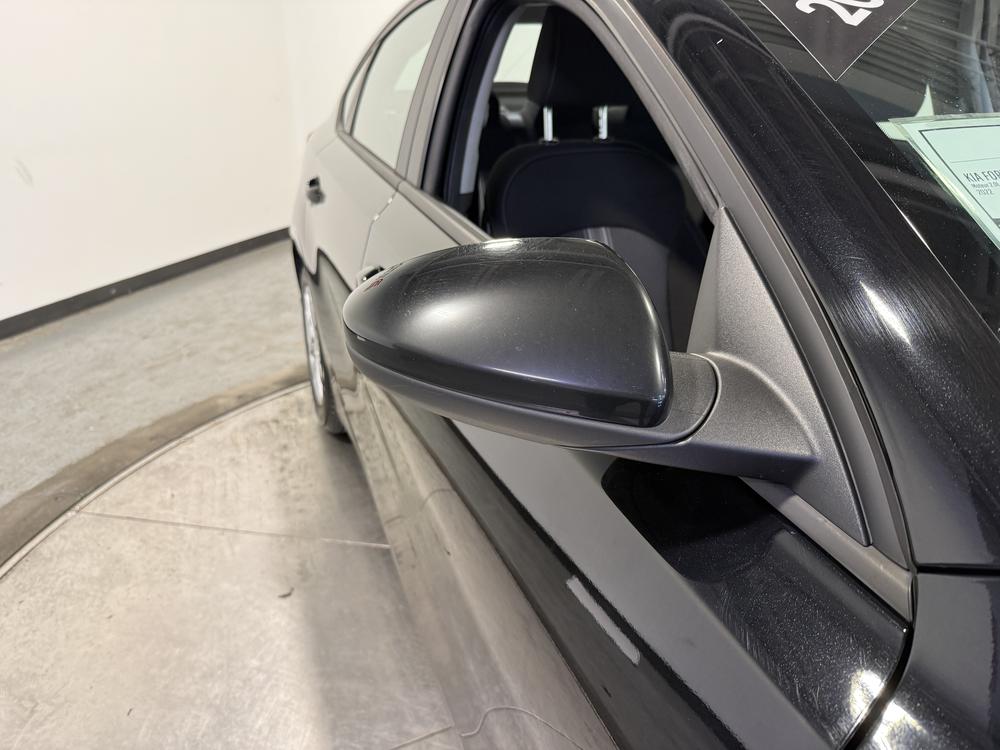 Kia Forte LX 2022 d&rsquo;occasion à vendre - 11