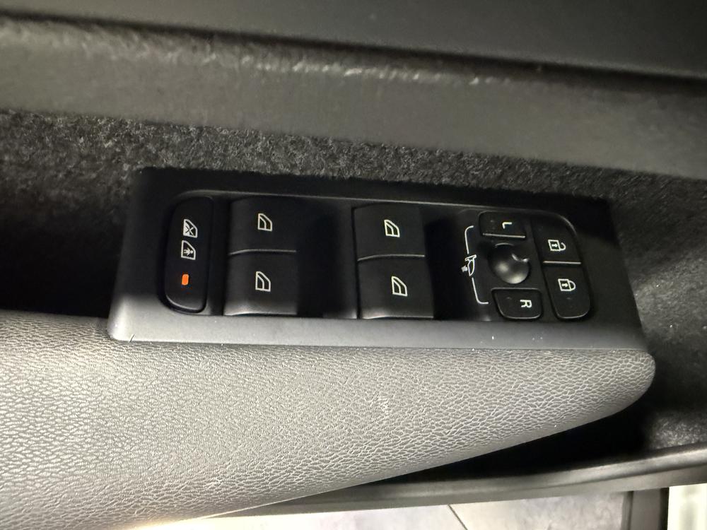 Volvo Recharge XC40 tout électrique TWIN PLUS 2023 d&rsquo;occasion à vendre - 16