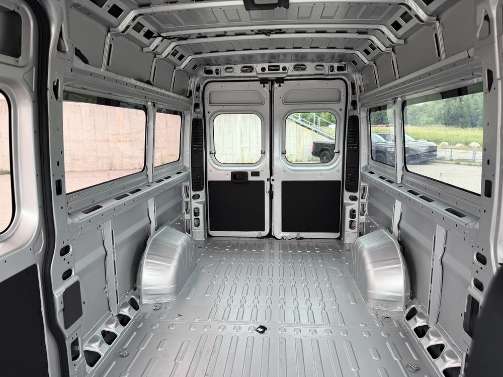 Ram ProMaster fourgon vitré 3500 SLT+ 159 po (22H) 2025 d&rsquo;occasion à vendre - 13
