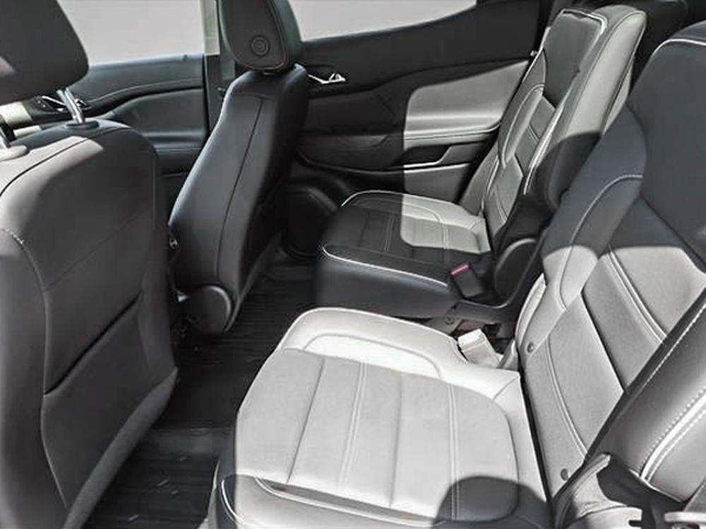 GMC Acadia DENALI 2023 d&rsquo;occasion à vendre - 14