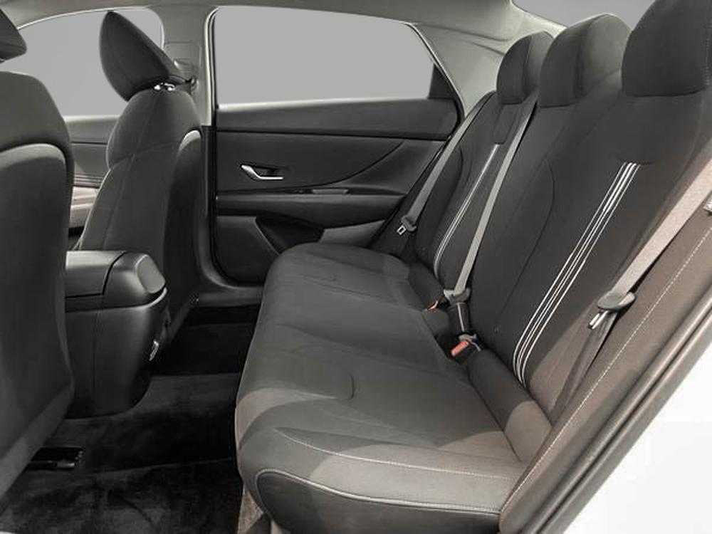 Hyundai Elantra Preferred 2025 d&rsquo;occasion à vendre - 28