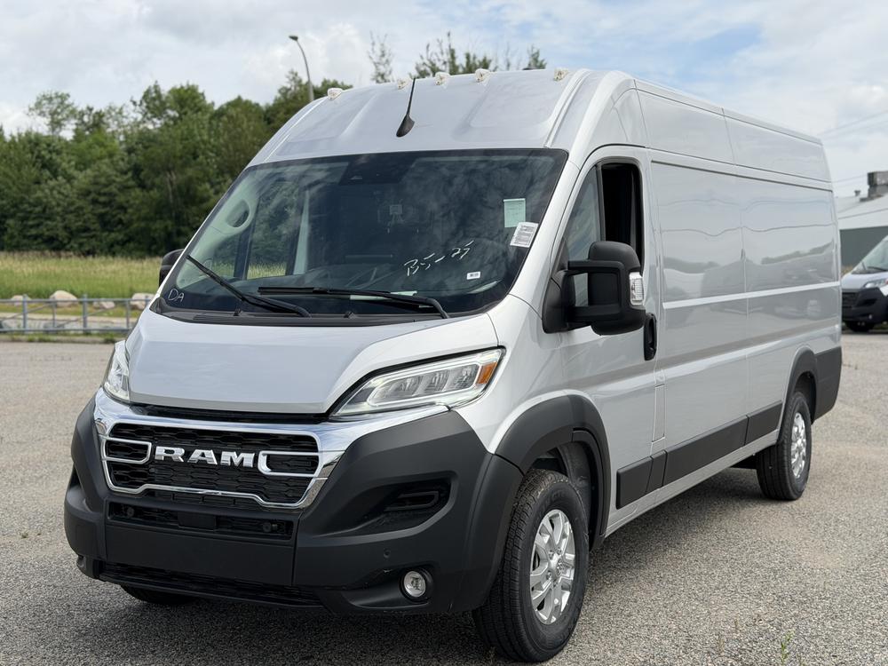 Ram ProMaster fourgonnette utilitaire 3500 SLT+ 159 po (22H) 2025 d&rsquo;occasion à vendre - 8