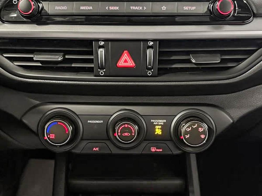 Kia Forte LX 2022 d&rsquo;occasion à vendre - 27