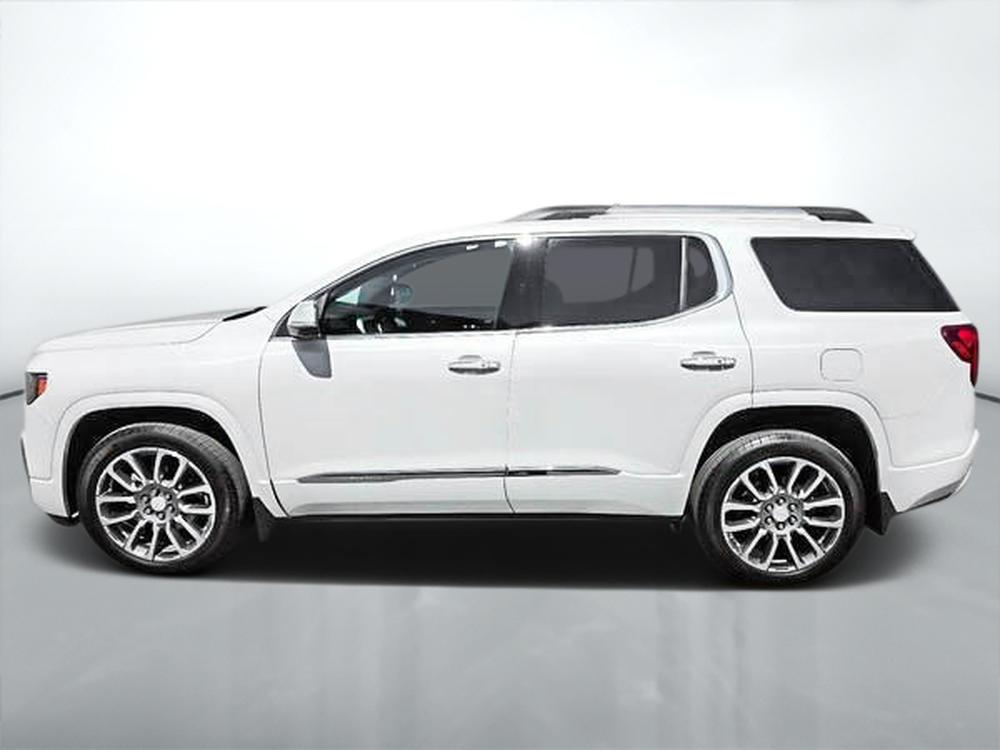 GMC Acadia DENALI 2023 d&rsquo;occasion à vendre - 9
