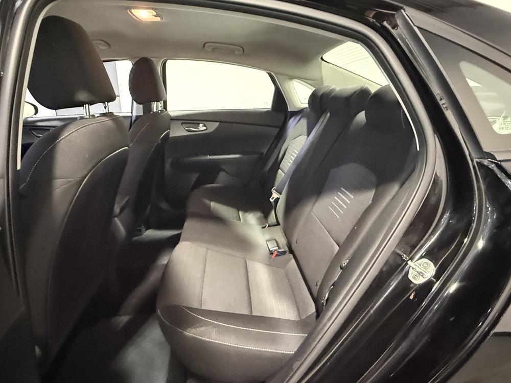 Kia Forte LX 2021 d&rsquo;occasion à vendre - 29
