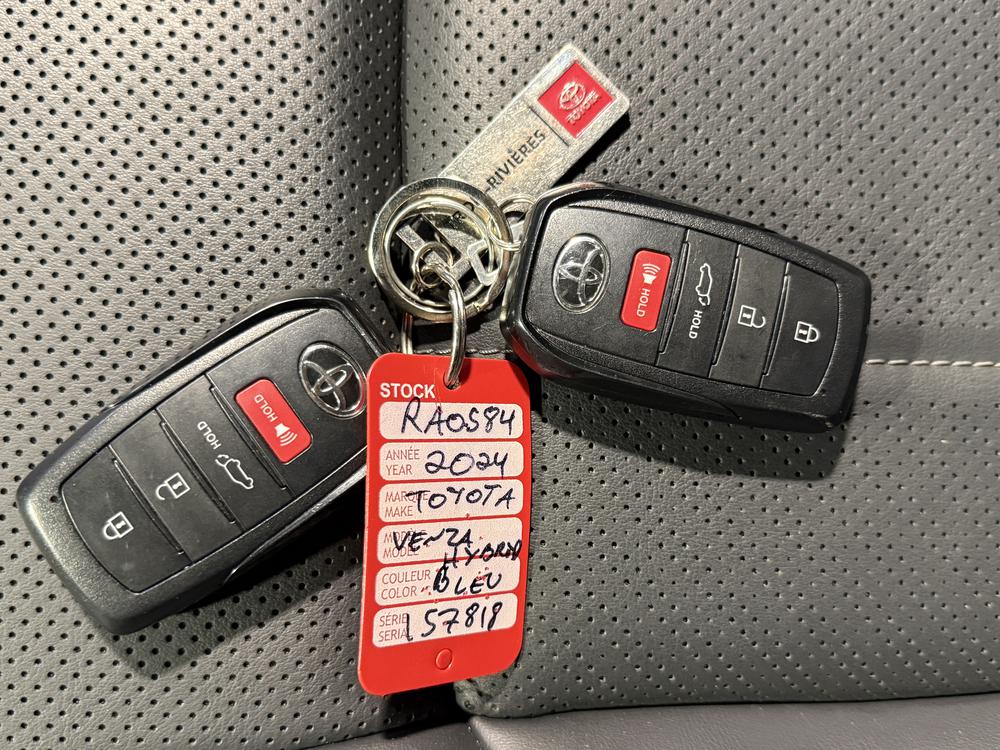 Toyota Venza XLE 2024 d&rsquo;occasion à vendre - 33